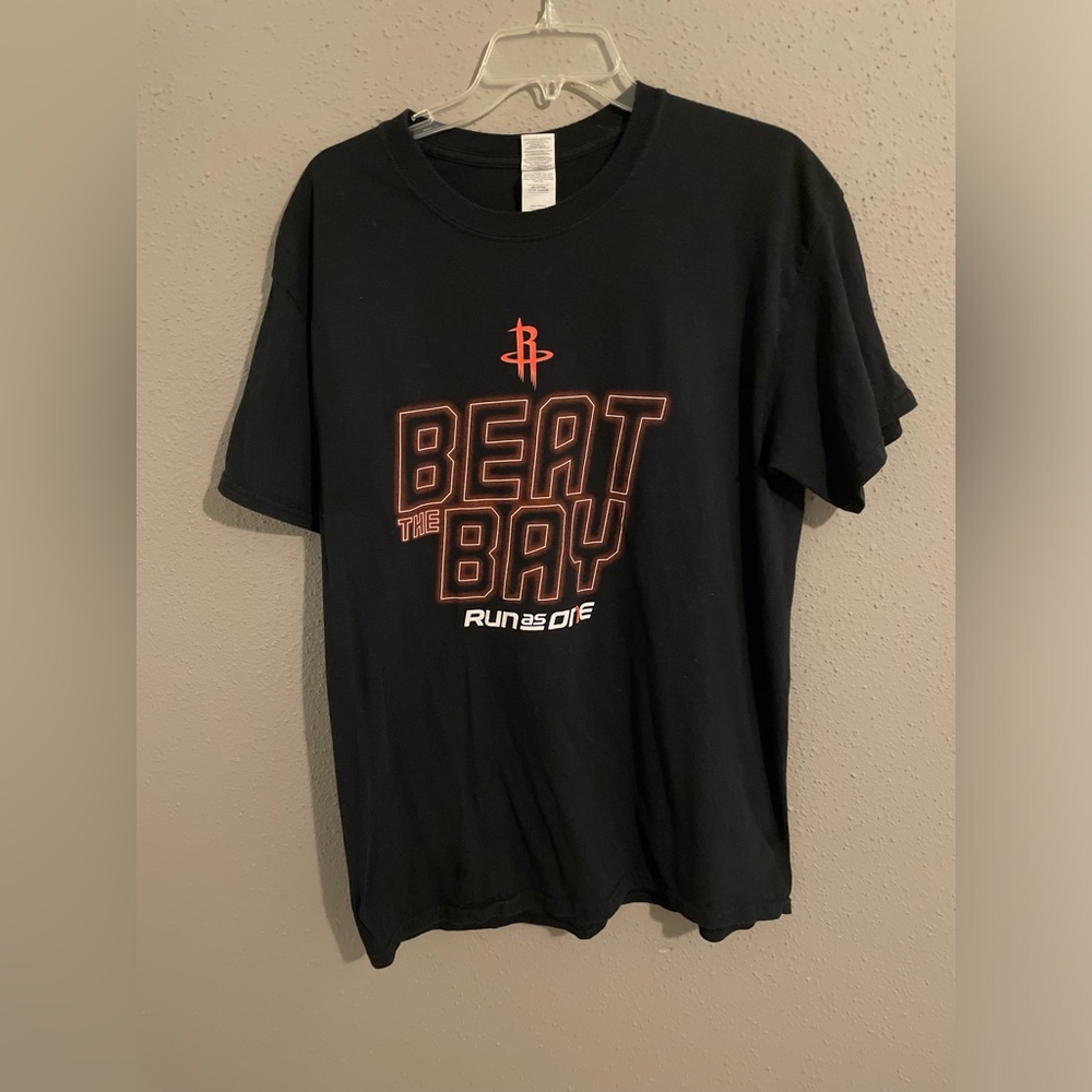 Houston Rockets Run as one playoff shirt. “Beat the bay” Men’s large.